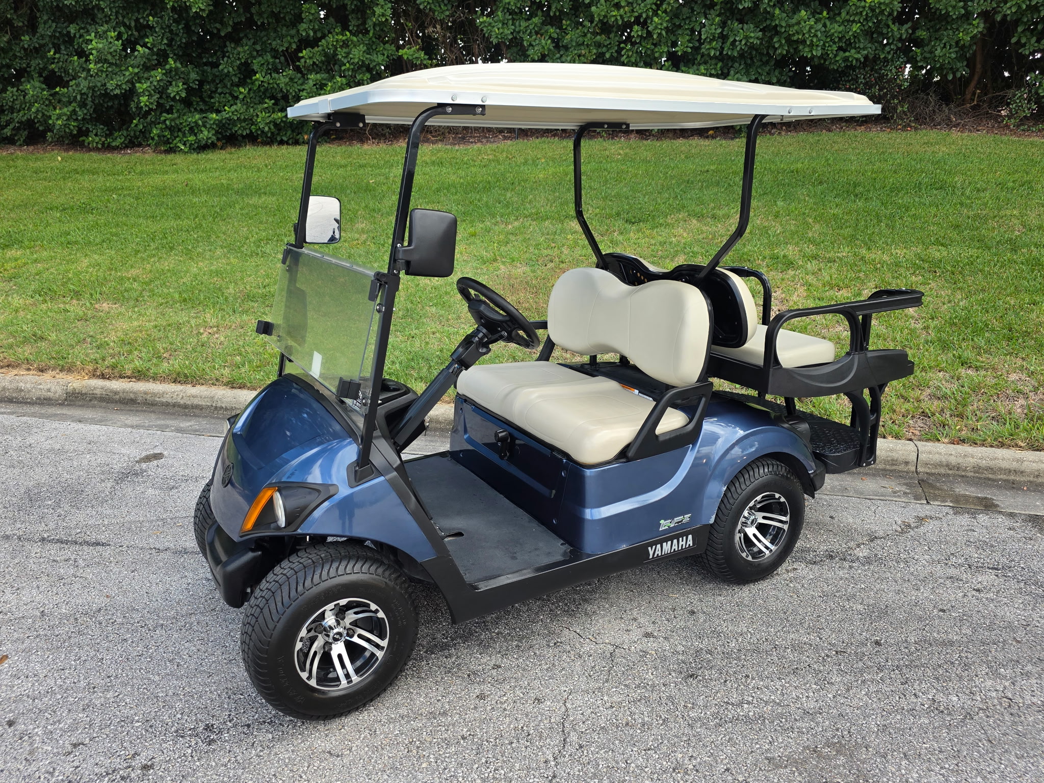 4-Passenger Gas Golf Cart Rental - Perfect for Retirement Communities